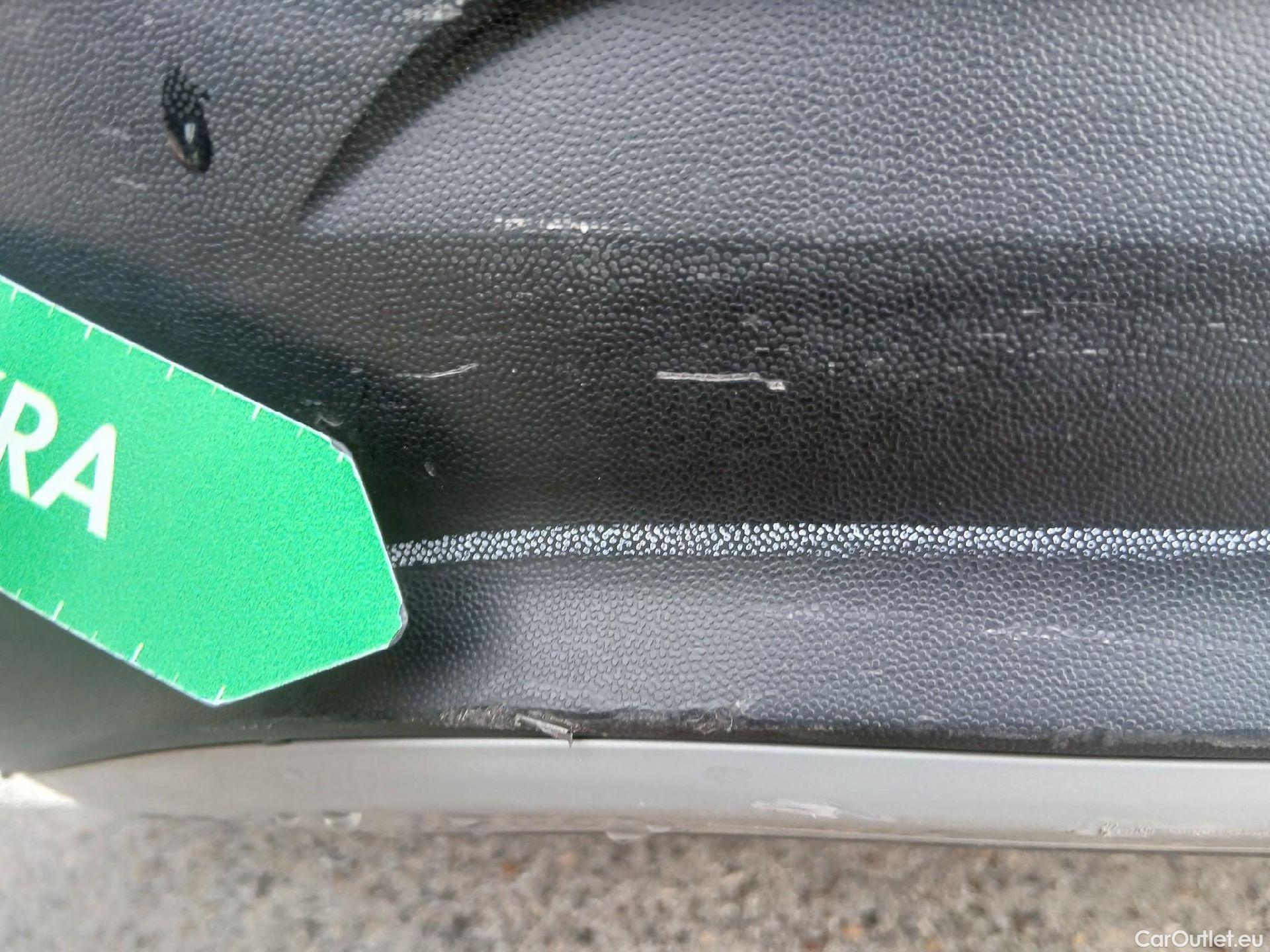  Volkswagen  T-ROC VOLKSWAGEN  / 2017 / 5P / todoterreno Advance 1.0 TSI 85kW (115CV) #24