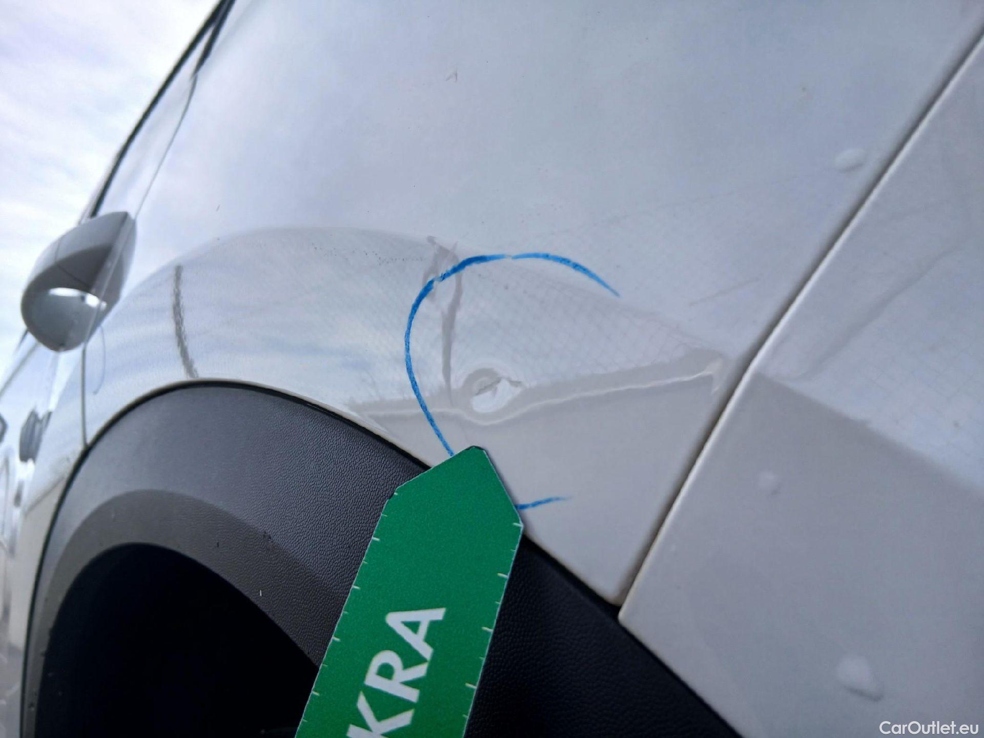  Volkswagen  T-ROC VOLKSWAGEN  / 2017 / 5P / todoterreno Advance 1.0 TSI 85kW (115CV) #16