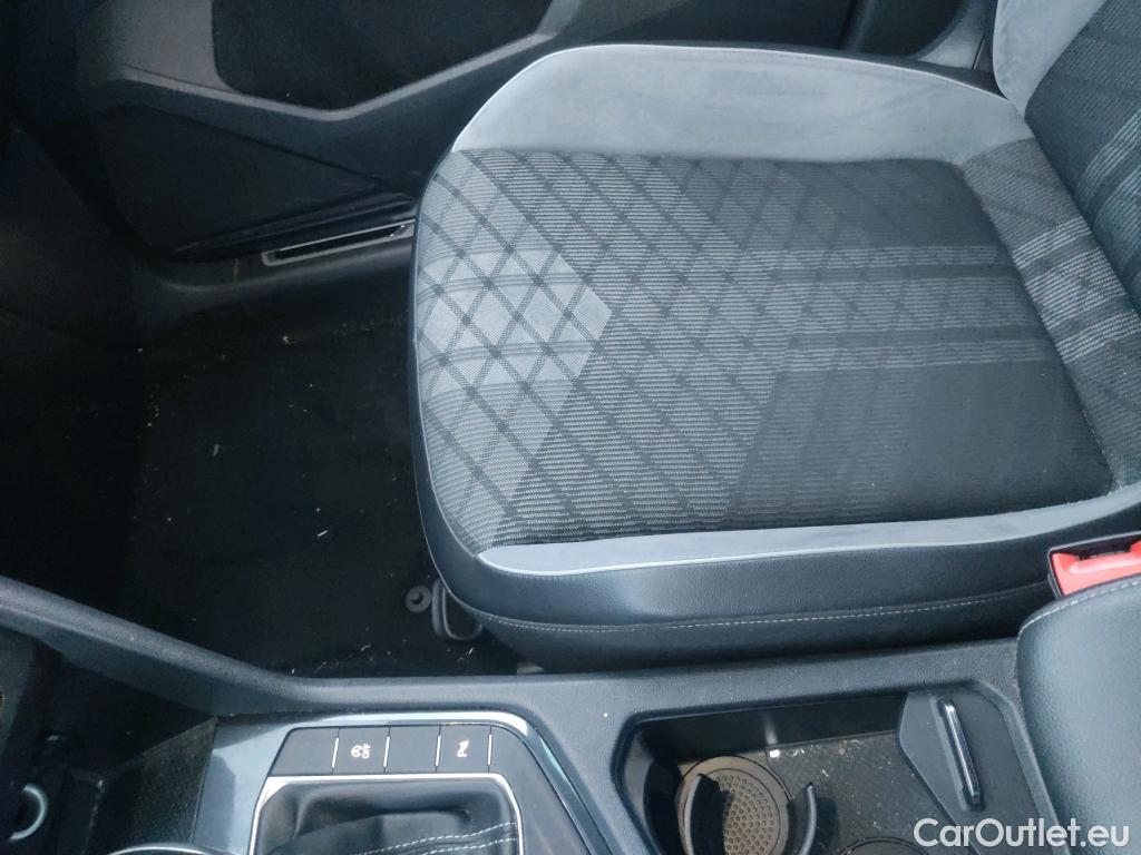  Volkswagen  Tiguan VOLKSWAGEN  / 2020 / 5P / todoterreno R-Line 2.0 TDI 110kW (150CV) DSG #43