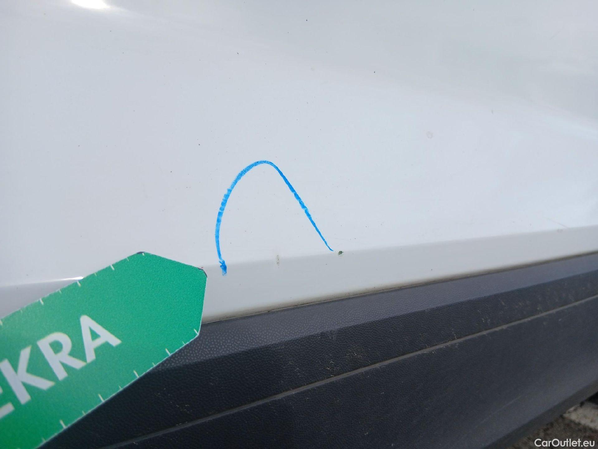  Volkswagen  T-ROC VOLKSWAGEN  / 2017 / 5P / todoterreno Advance 1.0 TSI 85kW (115CV) #40