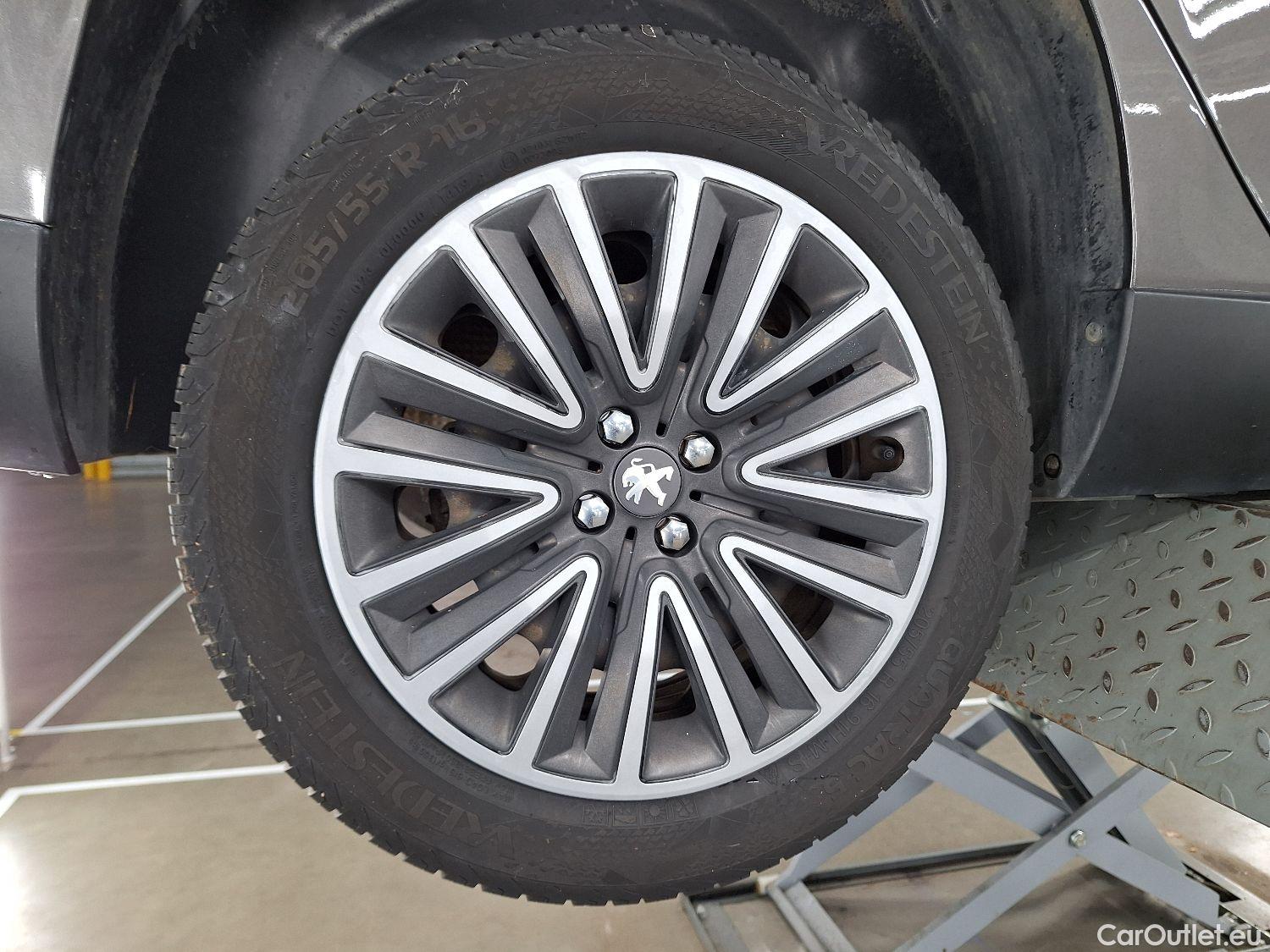  Peugeot  2008 Peugeot,  FL'16, Peugeot  1.2 Puretech 61kW S&S Active 5d #10