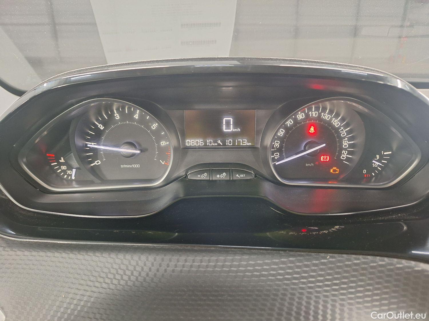  Peugeot  2008 Peugeot,  FL'16, Peugeot  1.2 Puretech 61kW S&S Active 5d #2