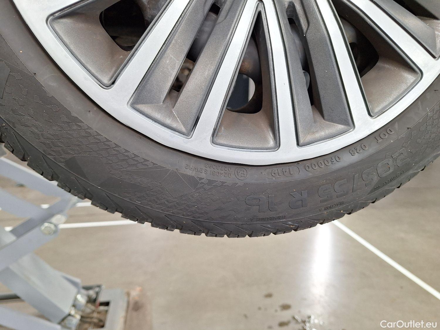  Peugeot  2008 Peugeot,  FL'16, Peugeot  1.2 Puretech 61kW S&S Active 5d #8