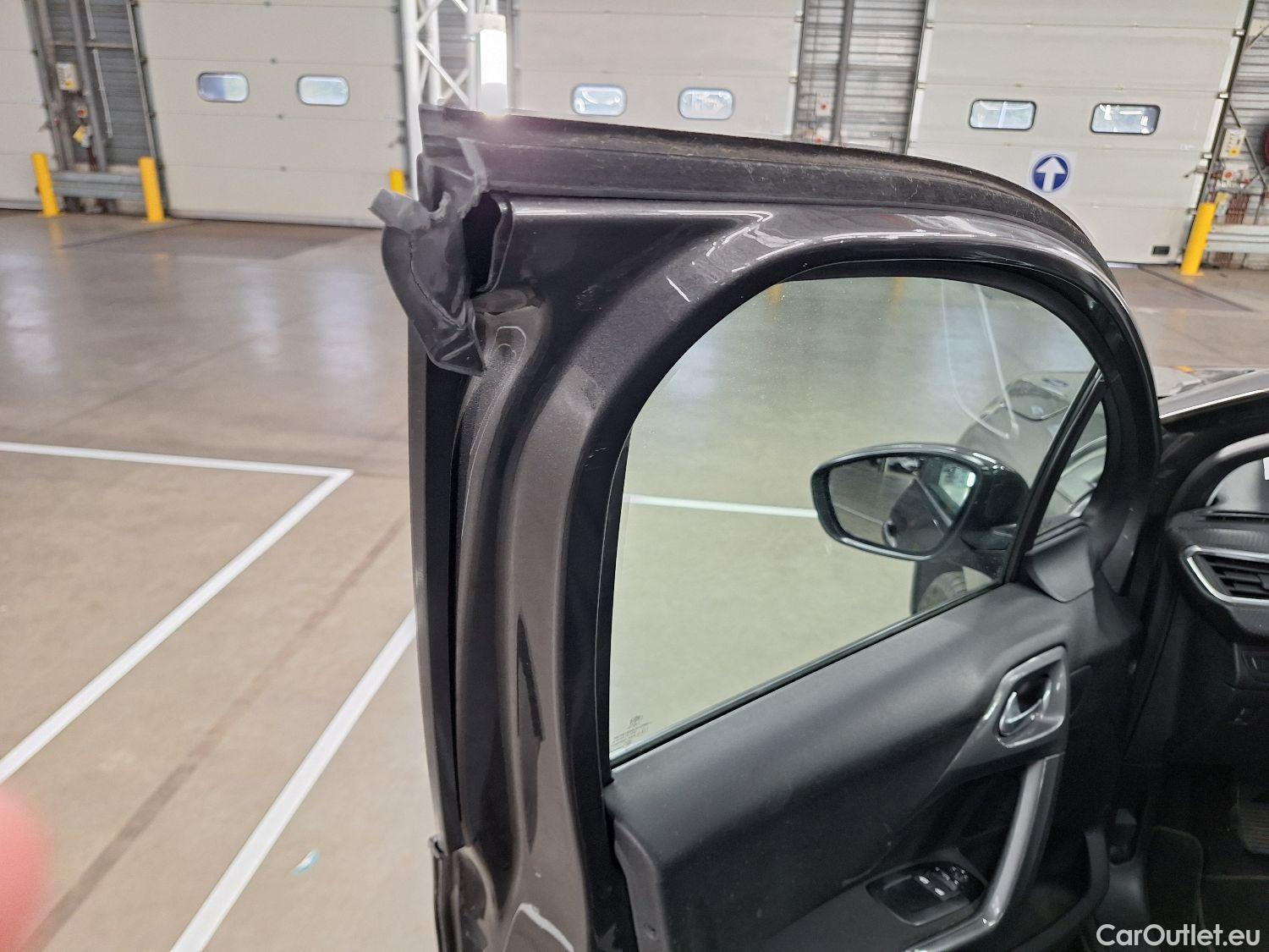  Peugeot  2008 Peugeot,  FL'16, Peugeot  1.2 Puretech 61kW S&S Active 5d #3