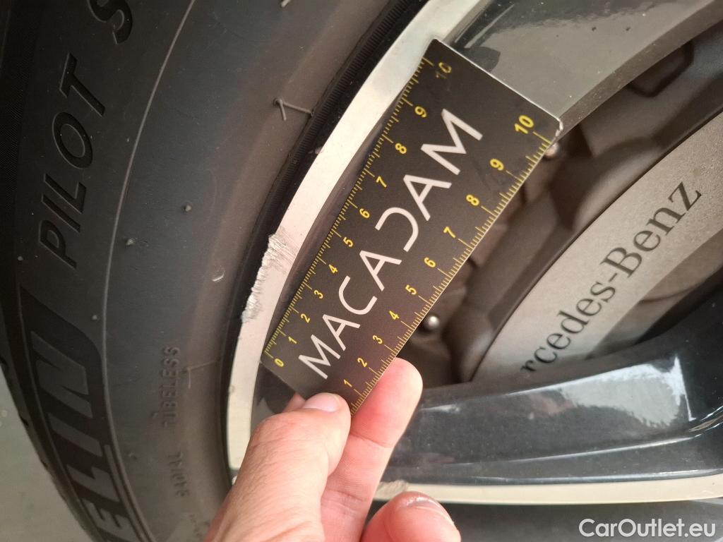  Mercedes  G-Klasee MERCEDES-BENZ GLC Coupe / 2019 / 5P / Coupé 2.0 GLC 300 E BUSINESS LINE 4MATIC #28