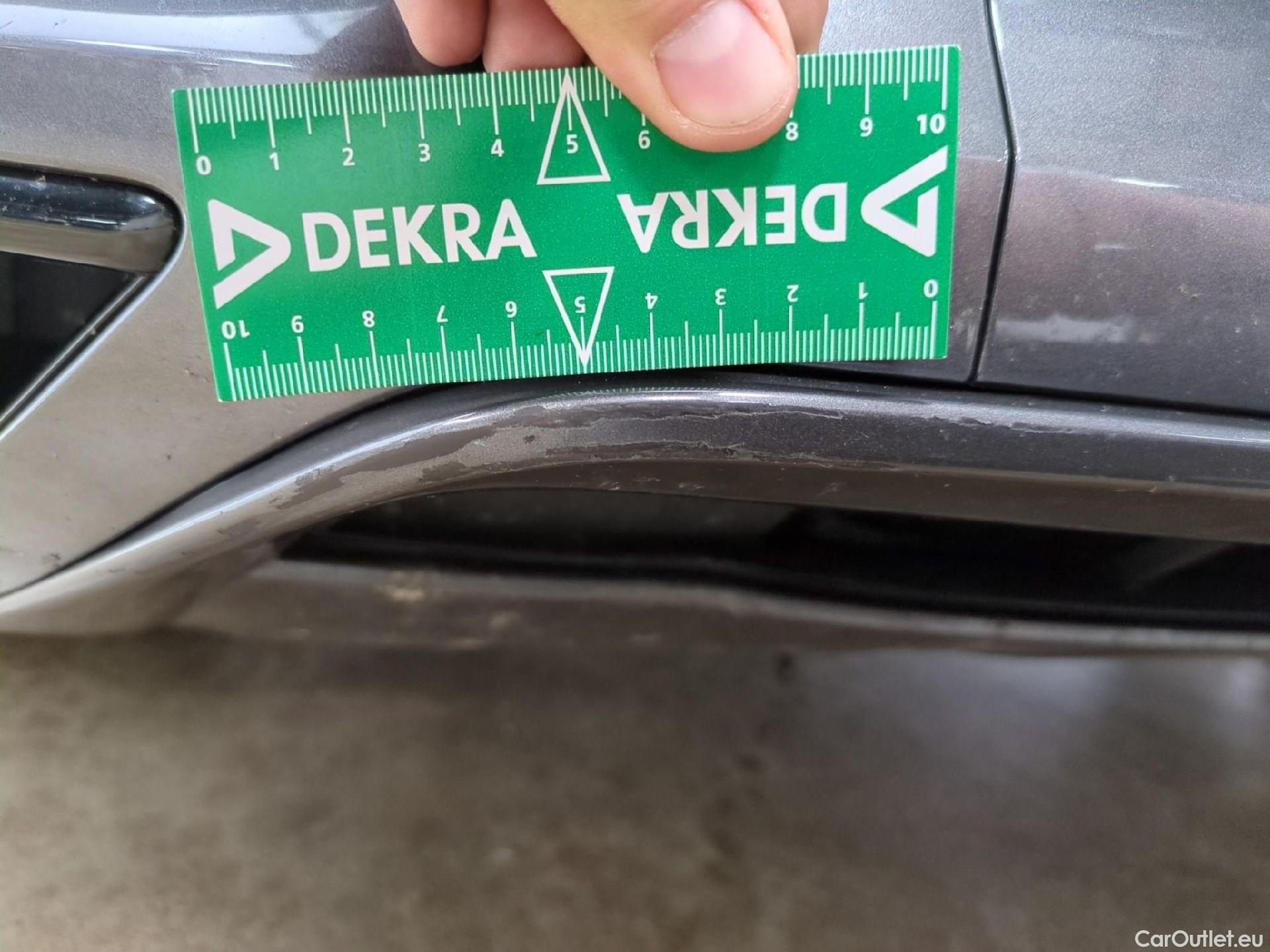  Porsche  Cayenne PORSCHE  / 2017 / 5P / SUV  E-Hybrid #17