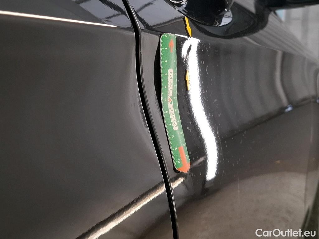  Mercedes  G-Klasee MERCEDES-BENZ GLC Coupe / 2019 / 5P / Coupé GLC 300 de AMG Line 4Matic #9