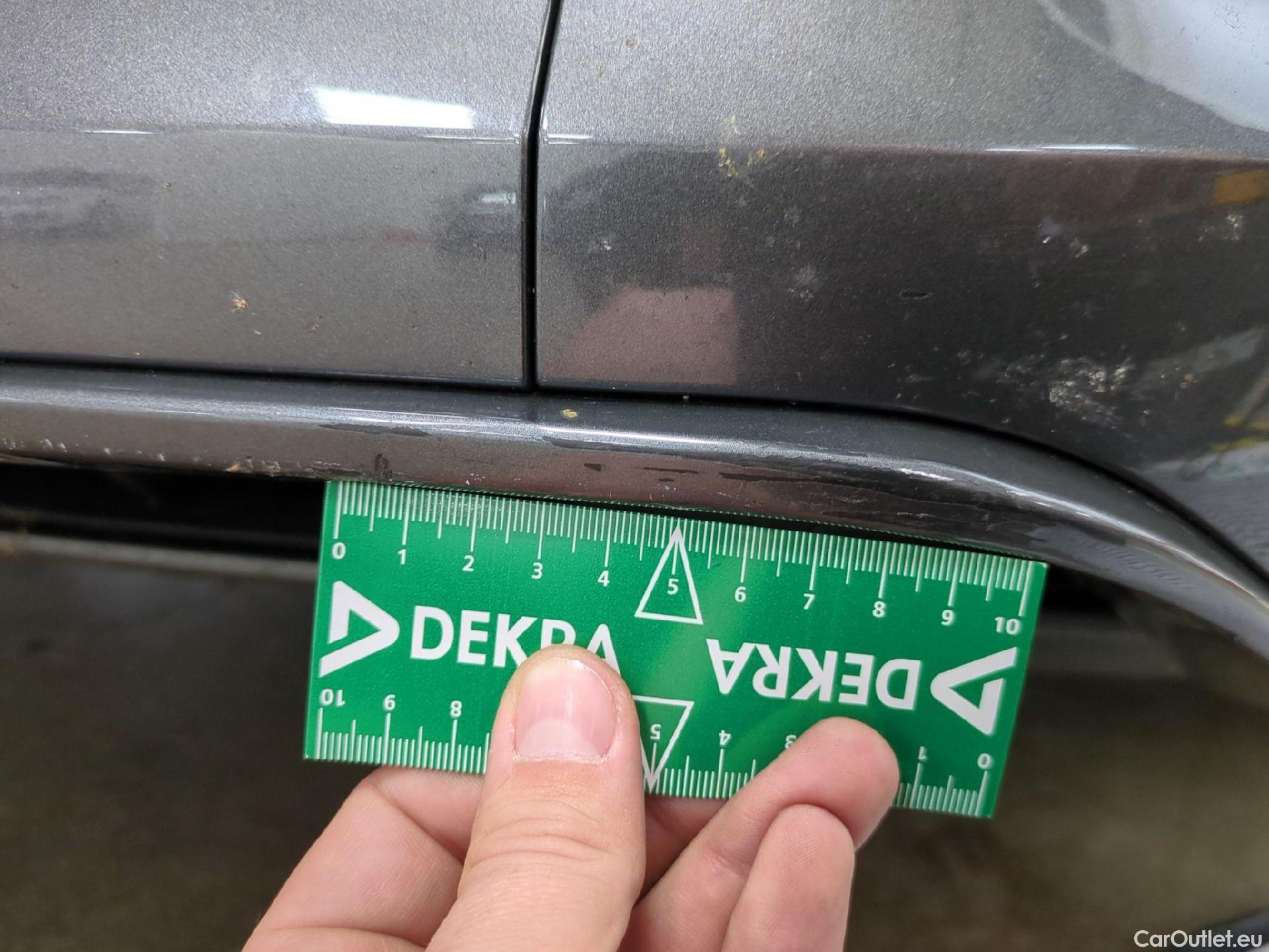  Porsche  Cayenne PORSCHE  / 2017 / 5P / SUV  E-Hybrid #18