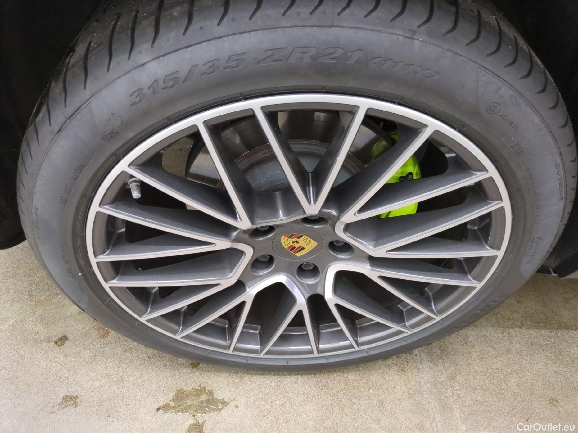  Porsche  Cayenne PORSCHE  / 2017 / 5P / SUV  E-Hybrid #4