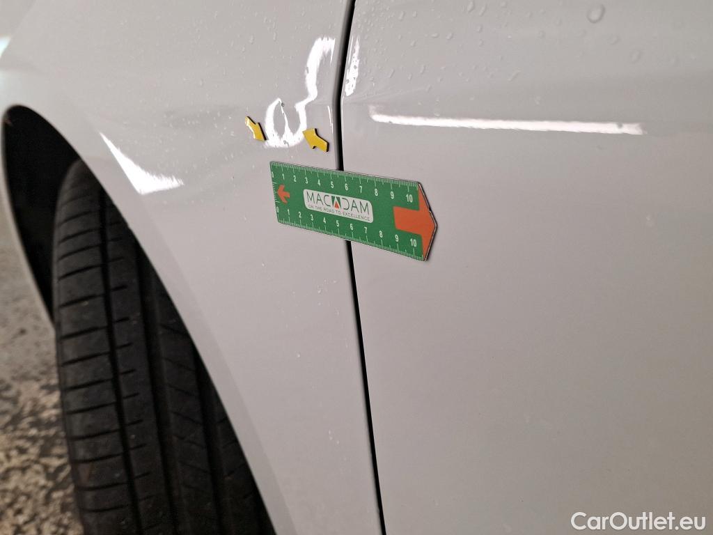  Bmw  Serie 1 BMW Série 1 / 2019 / 5P / Berline 116i DKG7 Business Design #2