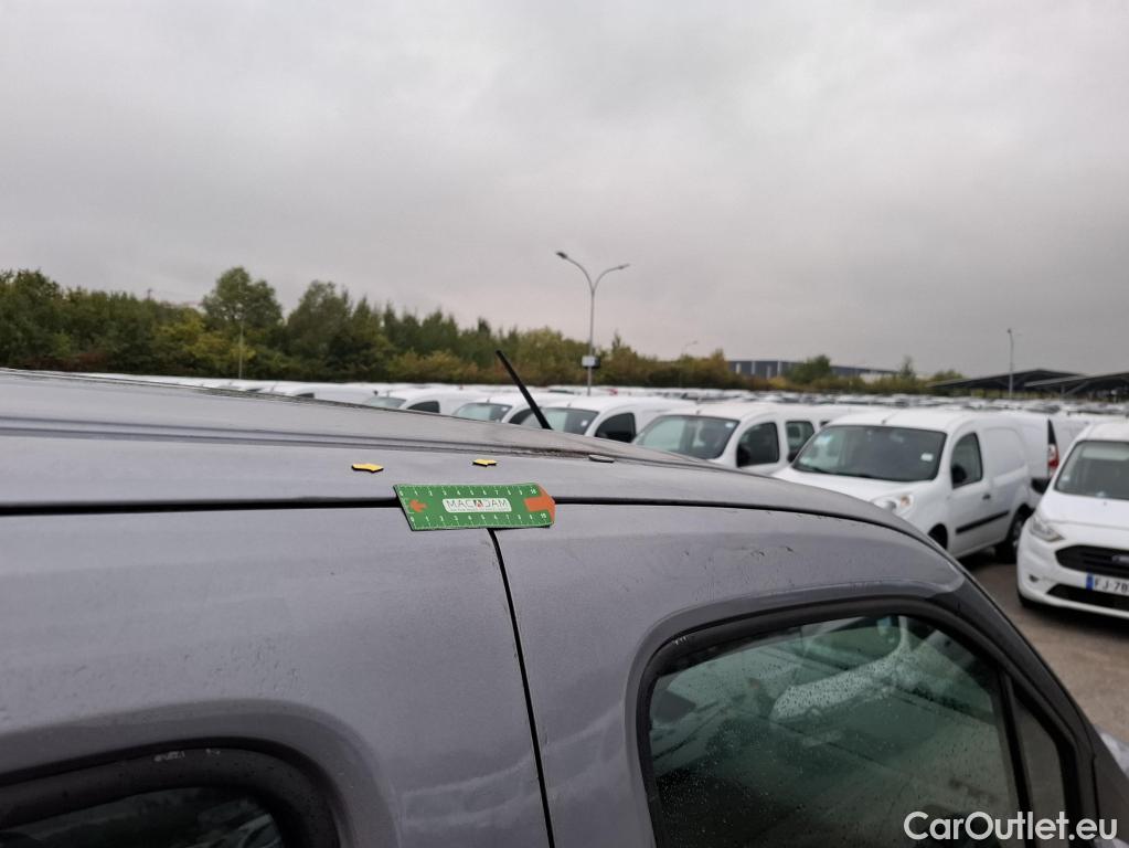  Citroen  Berlingo  Feel M 1.2 PureTech 130CV BVA8 E6d / 7places #25