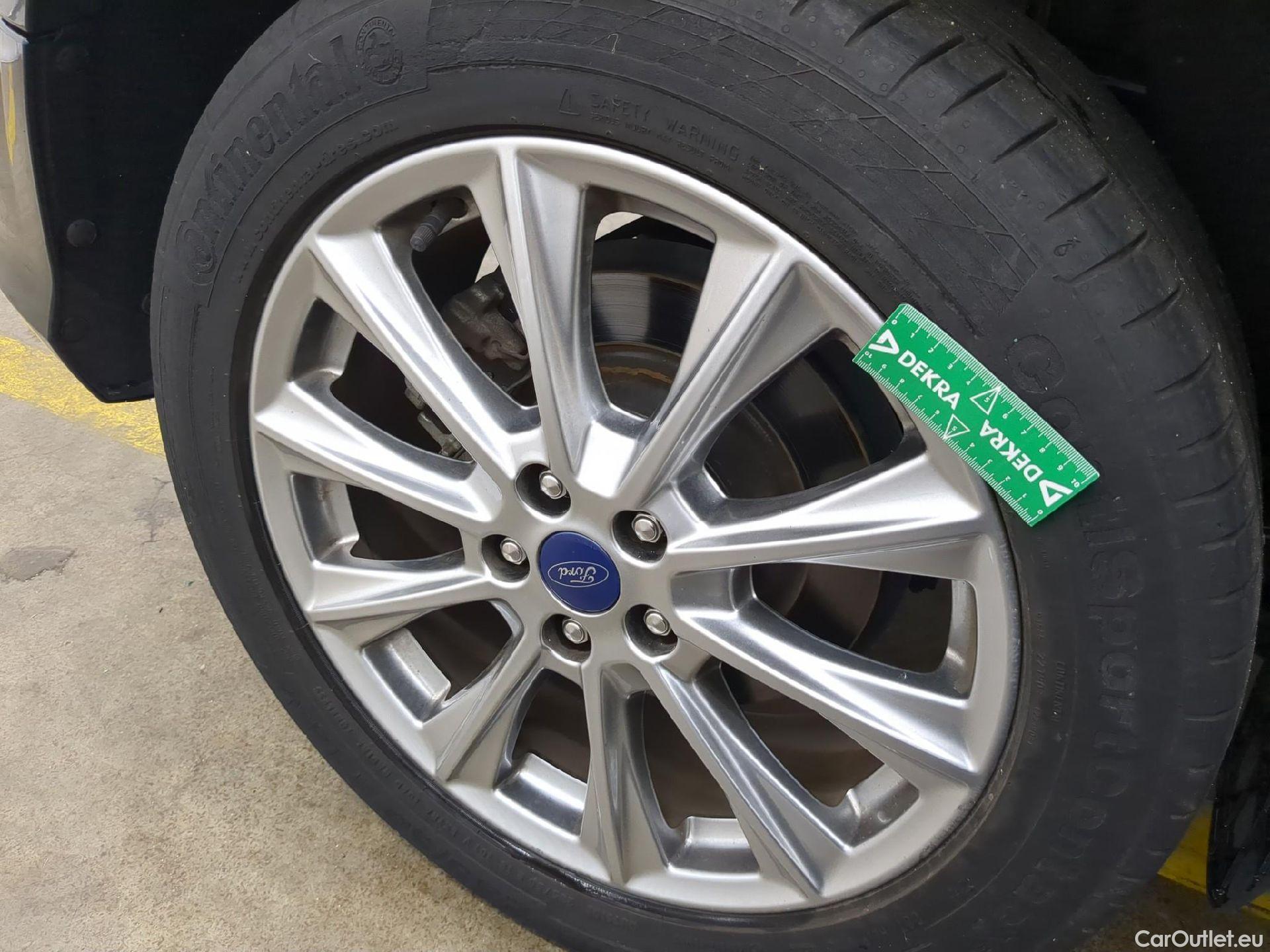  Ford  Kuga  Vignale 2.0 TDCi 150CV BVM6 E6 #22