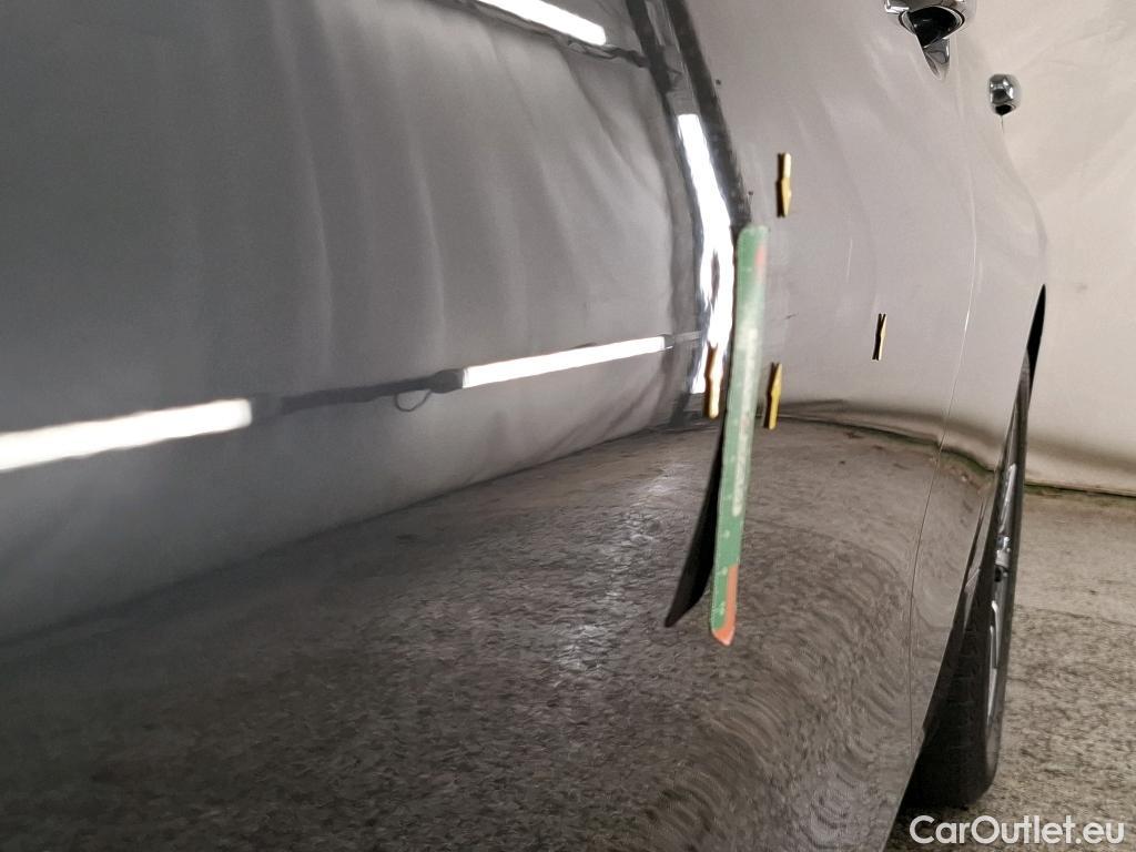  Bmw  Serie 3 BMW Série 3 Berline / 2018 / 4P / Berline 330e 292ch Business Design BVA8 Hybride #20