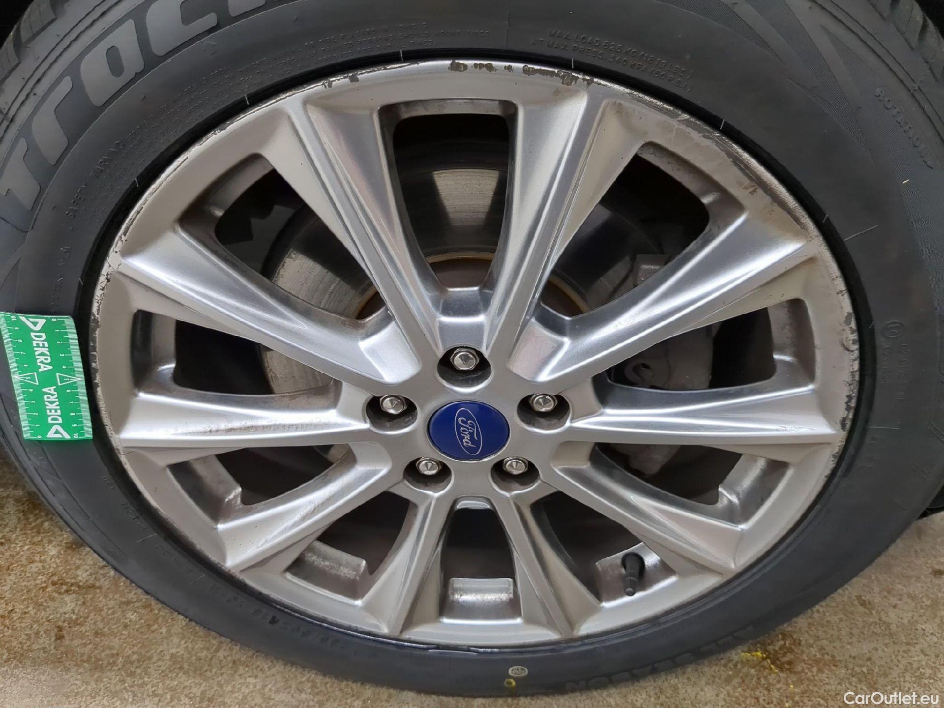  Ford  Kuga  Vignale 2.0 TDCi 150CV BVM6 E6 #12