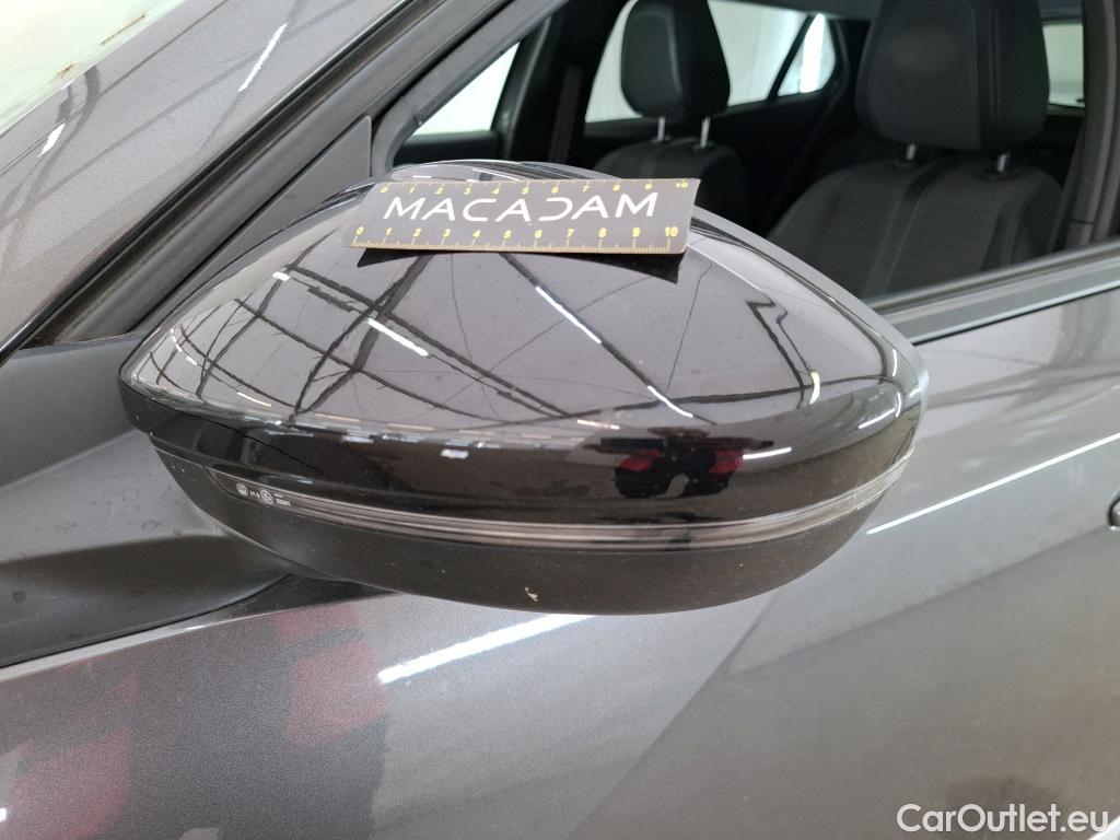  Peugeot  2008  Allure 1.5 HDi 130CV BVA8 E6d #32