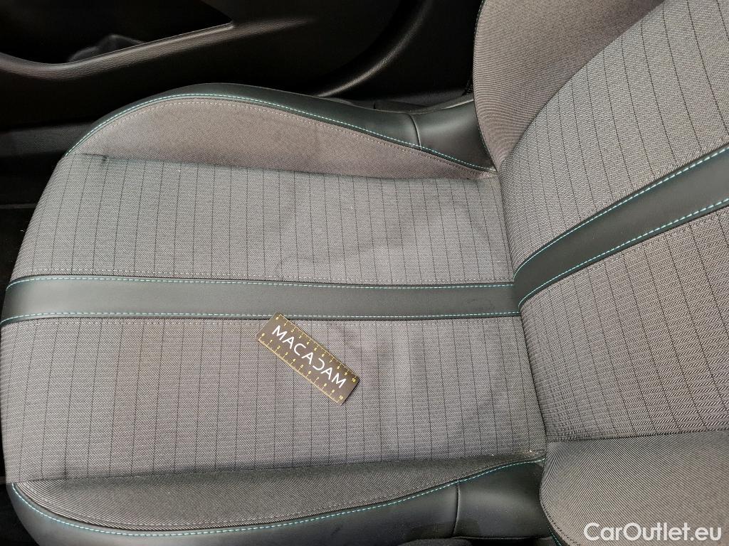  Peugeot  2008  Allure 1.5 HDi 130CV BVA8 E6d #26