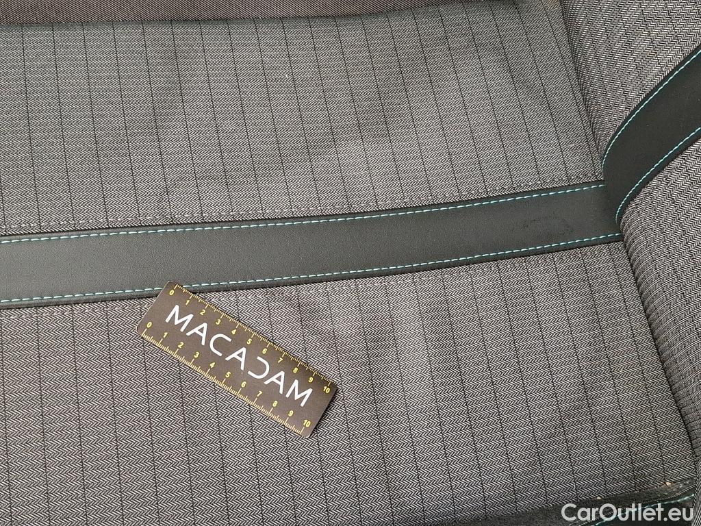  Peugeot  2008  Allure 1.5 HDi 130CV BVA8 E6d #27