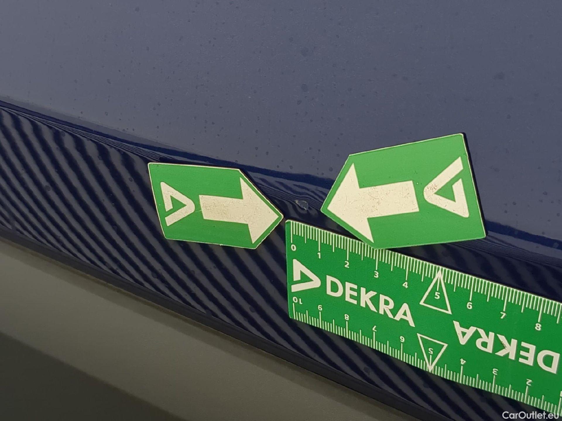  Opel  Crossland  X Business Elegance 1.2 Turbo 130CV BVA6 E6d #9