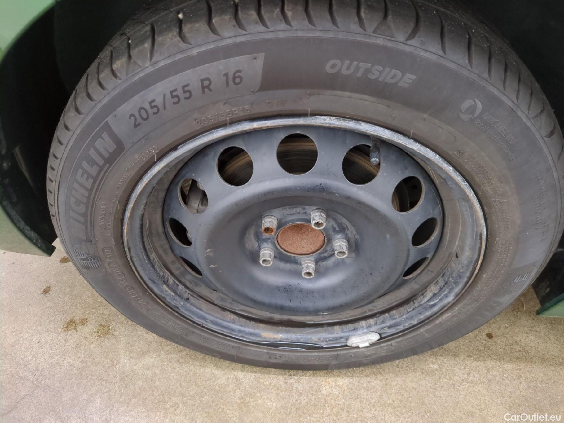  Peugeot  308  Active Pack 1.2 PureTech 110CV BVM6 E6d #9