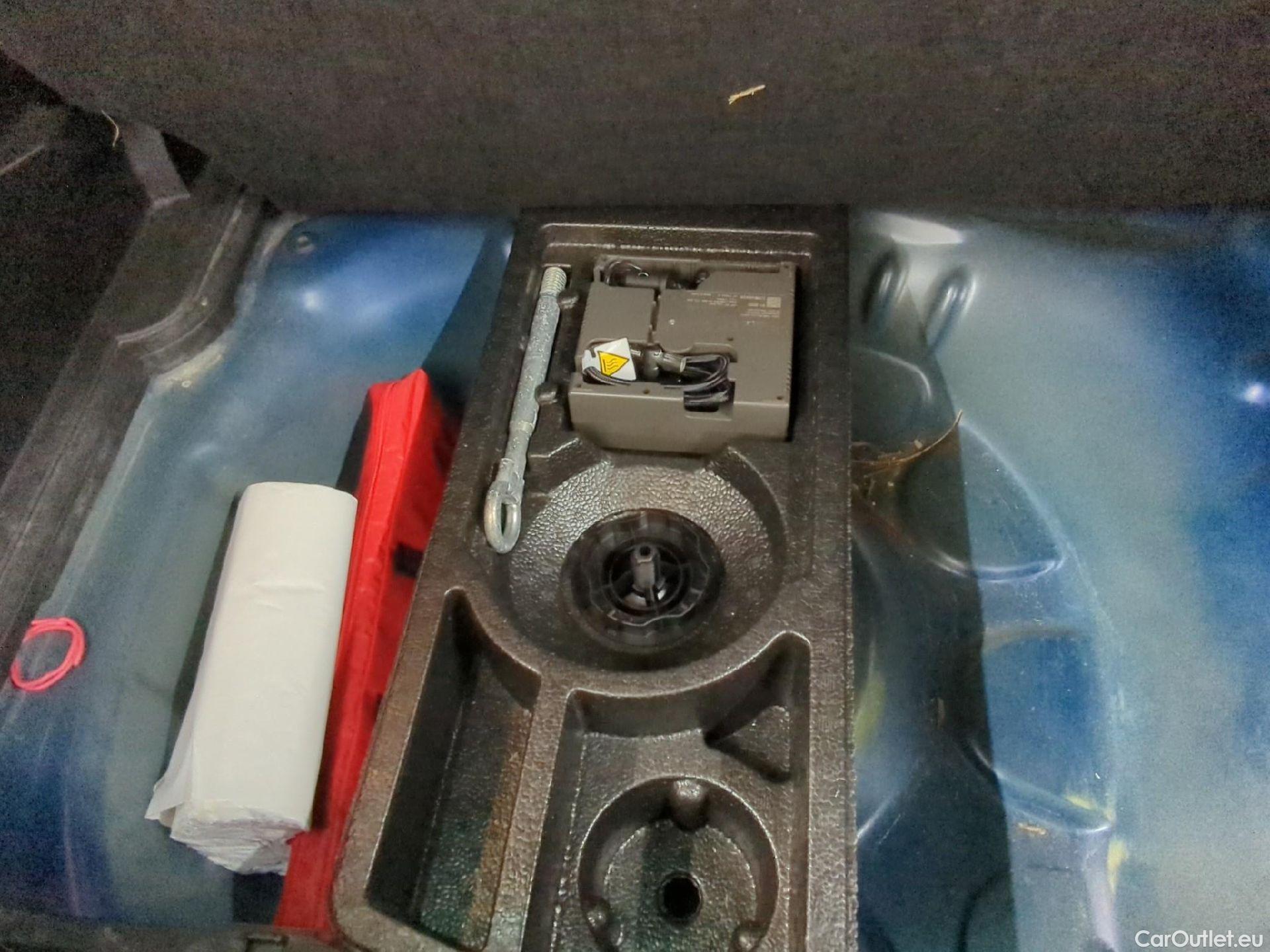  Opel  Crossland  X Business Elegance 1.2 Turbo 130CV BVA6 E6d #1