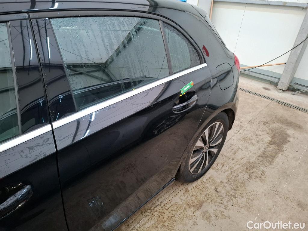  Mercedes  A-Klasse MERCEDES-BENZ Classe A Compact / 2018 / 5P / Berline A 200 d Business Line 8G-DCT #23