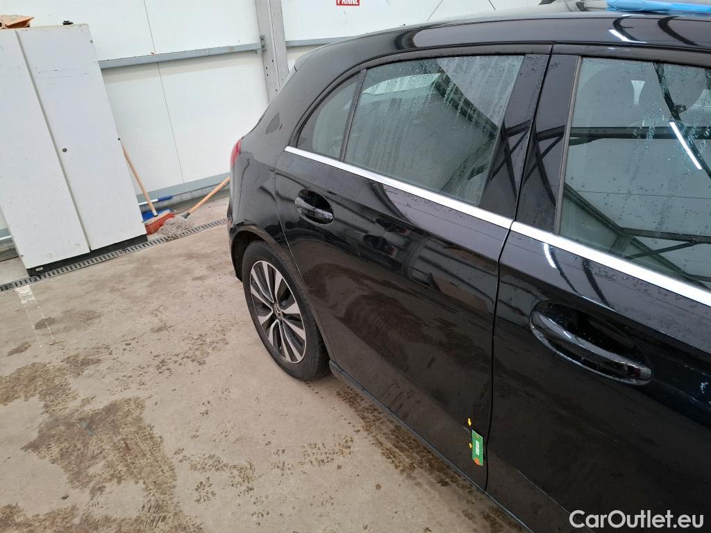  Mercedes  A-Klasse MERCEDES-BENZ Classe A Compact / 2018 / 5P / Berline A 200 d Business Line 8G-DCT #7