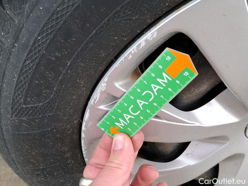  Peugeot  208  Affaire Premium Pack 1.5 HDi 100CV BVM5 E6dT #37