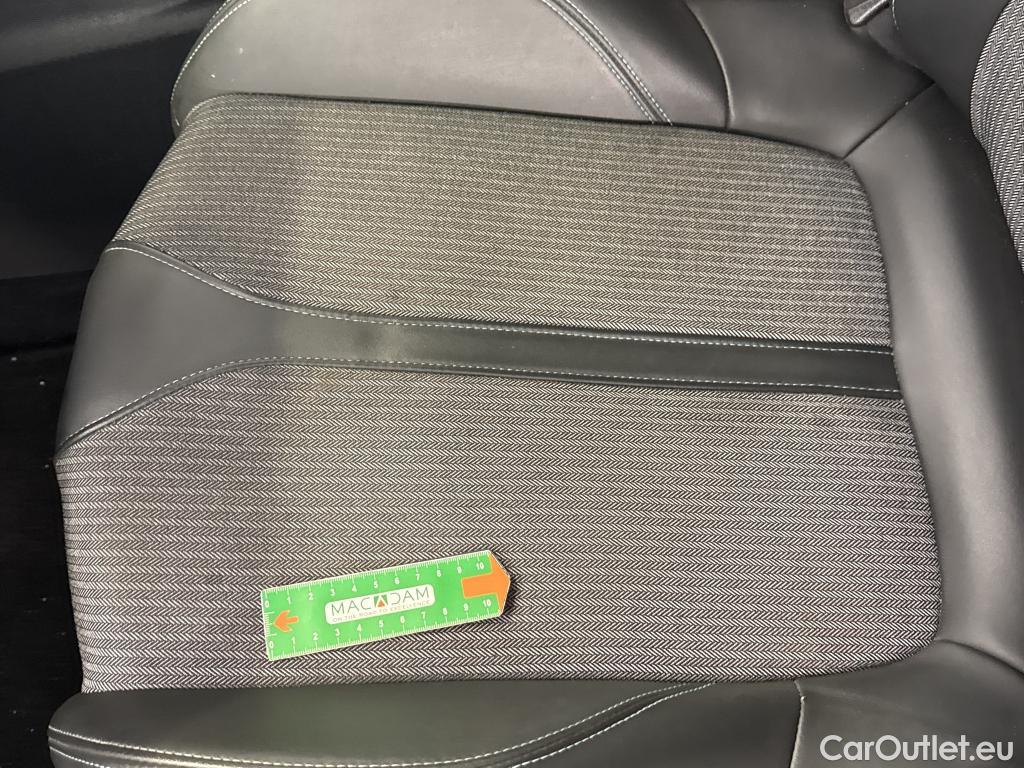  Peugeot  3008  Allure Pack 1.2 PureTech 130CV BVM6 E6d #7