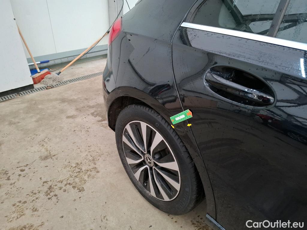  Mercedes  A-Klasse MERCEDES-BENZ Classe A Compact / 2018 / 5P / Berline A 200 d Business Line 8G-DCT #4