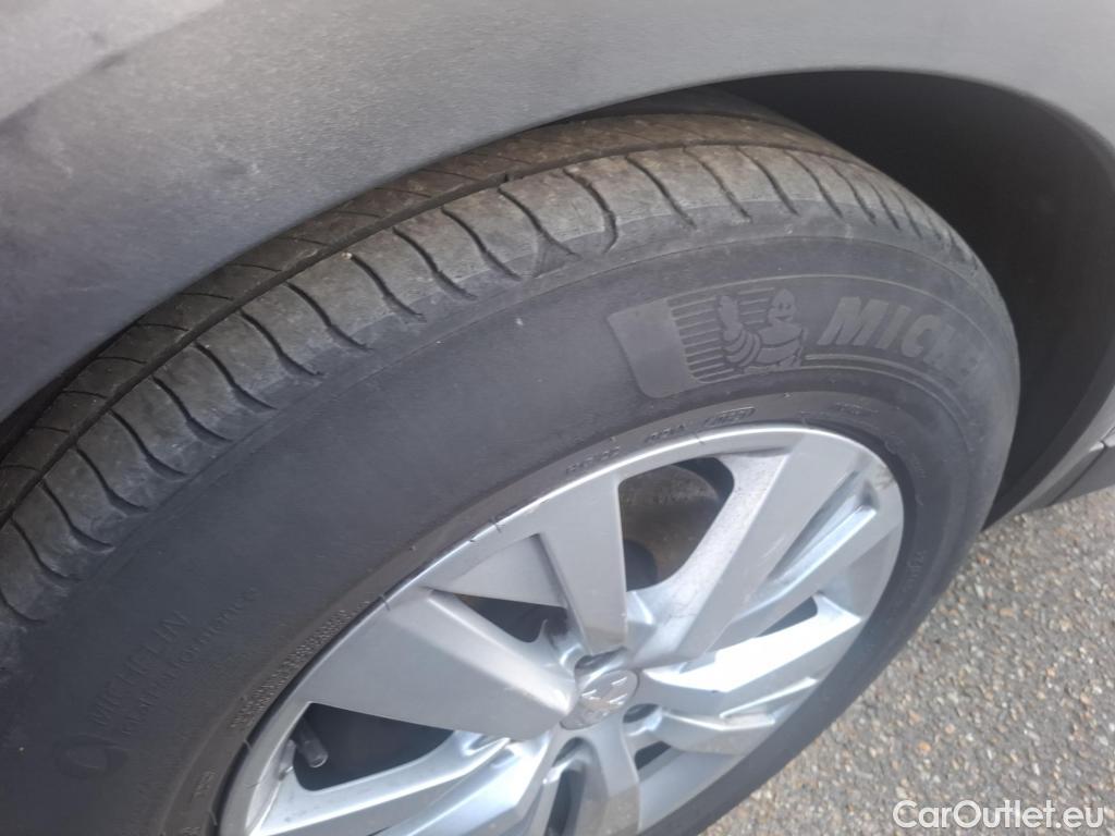  Peugeot  5008  Active Business 1.2 PureTech 130CV BVA8 E6d #24