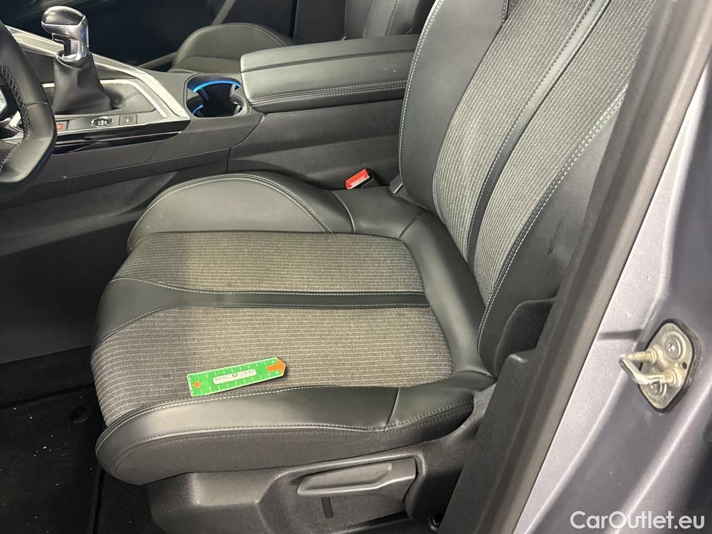  Peugeot  3008  Allure Pack 1.2 PureTech 130CV BVM6 E6d #6
