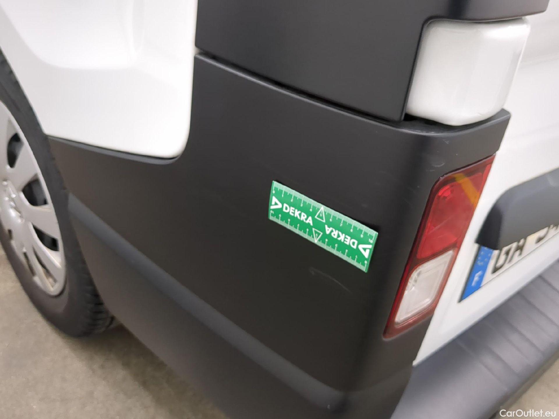  Renault  Trafic RENAULT  VU 4p Fourgon FG GCF L2H1 1300 dCi 120 #29