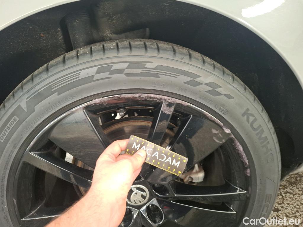  Skoda  Superb SKODA  Combi / 2019 / 5P / Break 1.4 TSI PHEV 218ch DSG6 Sportline #5