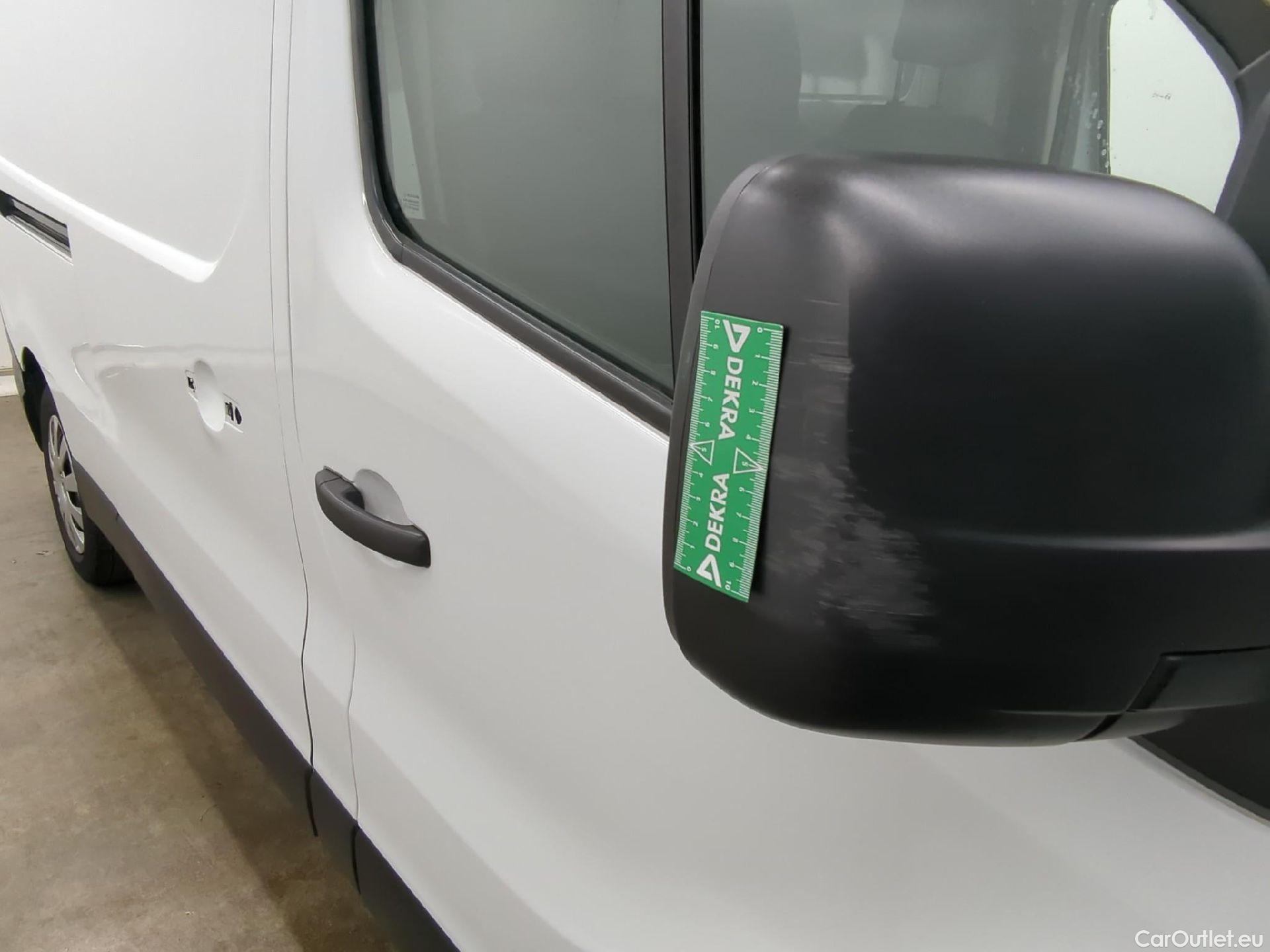  Renault  Trafic RENAULT  VU 4p Fourgon FG GCF L2H1 1300 dCi 120 #17