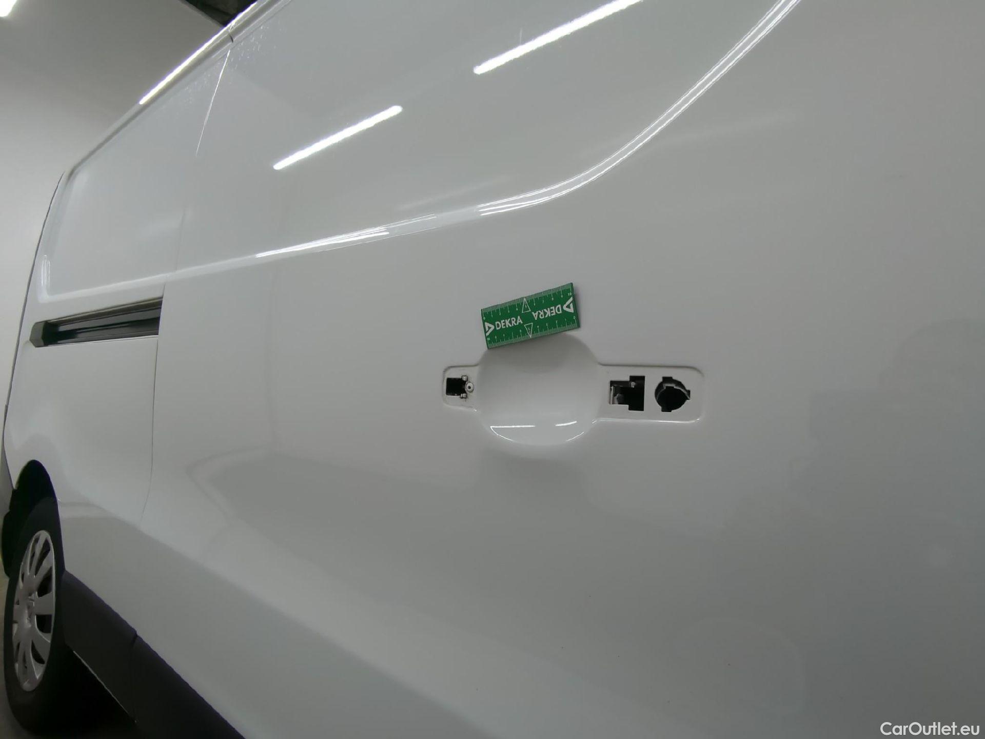  Renault  Trafic RENAULT  VU 4p Fourgon FG GCF L2H1 1300 dCi 120 #9