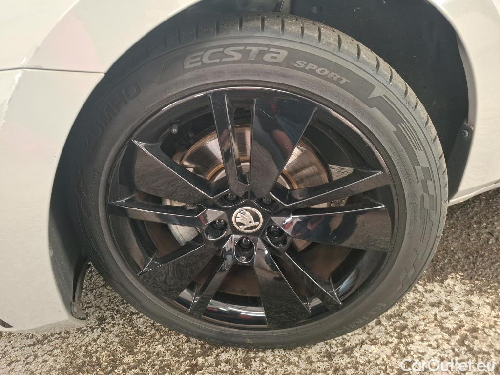  Skoda  Superb SKODA  Combi / 2019 / 5P / Break 1.4 TSI PHEV 218ch DSG6 Sportline #10