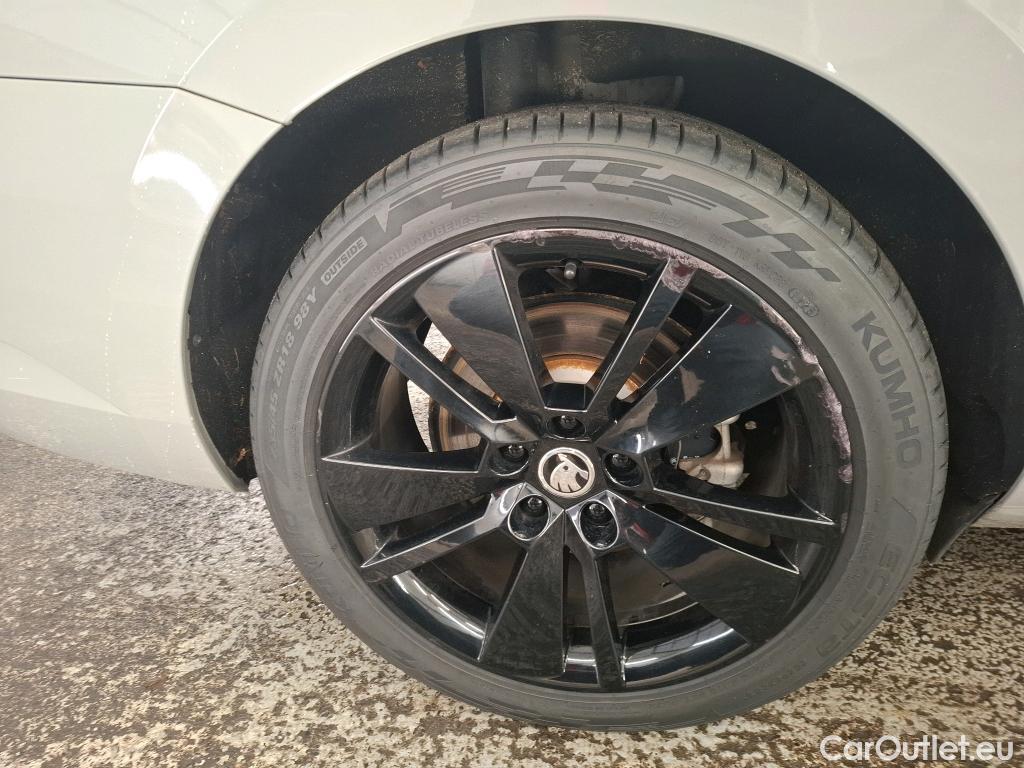  Skoda  Superb SKODA  Combi / 2019 / 5P / Break 1.4 TSI PHEV 218ch DSG6 Sportline #1