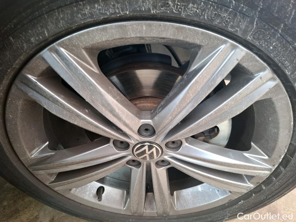  Volkswagen  T-CROSS VOLKSWAGEN  / 2018 / 5P / SUV 1.0 TSI 110ch DSG R-Line(SP) #10