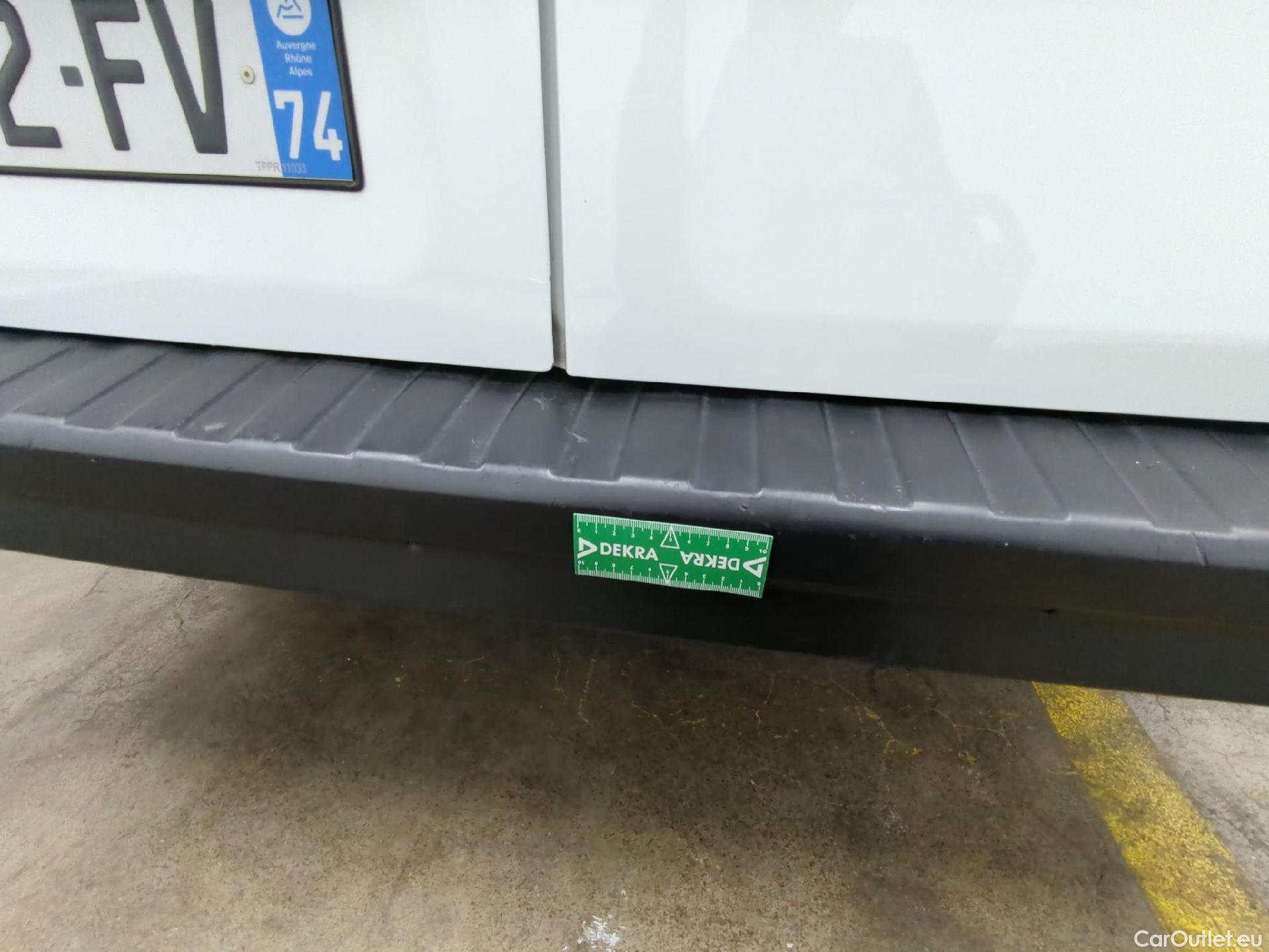  Renault  Trafic RENAULT  VU 4p Fourgon FG GCF L2H1 1300 dCi 120 #31