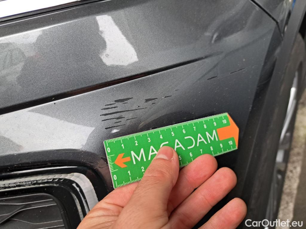  Volkswagen  T-ROC VOLKSWAGEN  / 2017 / 5P / SUV 1.5 TSI 150 EVO CARAT EXCLUSIVE DSG7 #12