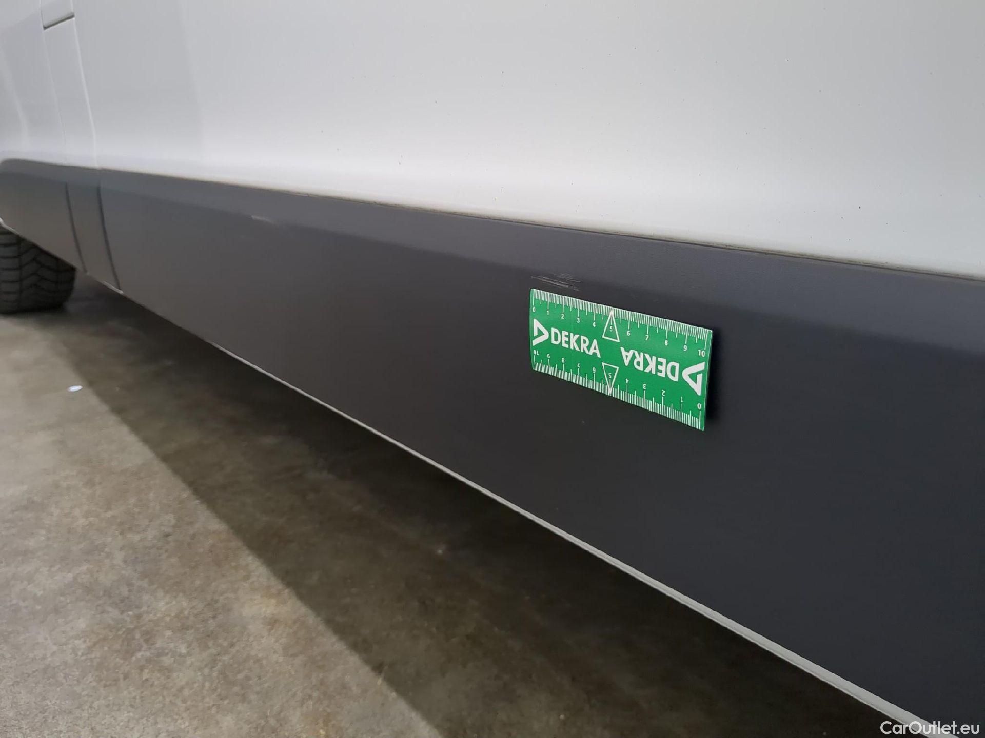  Renault  Trafic RENAULT  VU 4p Fourgon FG GCF L2H1 1300 dCi 120 #26