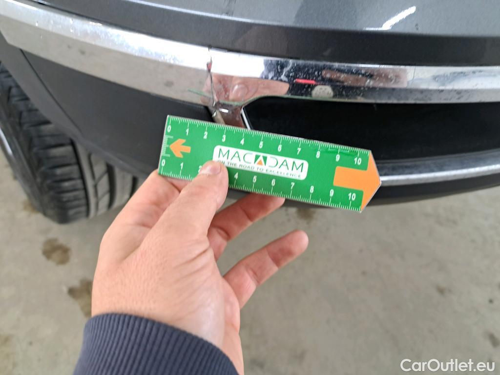  Volkswagen  T-ROC VOLKSWAGEN  / 2017 / 5P / SUV 1.5 TSI 150 EVO CARAT EXCLUSIVE DSG7 #38