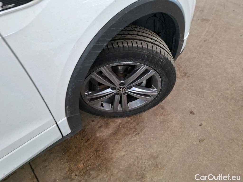  Volkswagen  T-CROSS VOLKSWAGEN  / 2018 / 5P / SUV 1.0 TSI 110ch DSG R-Line(SP) #9