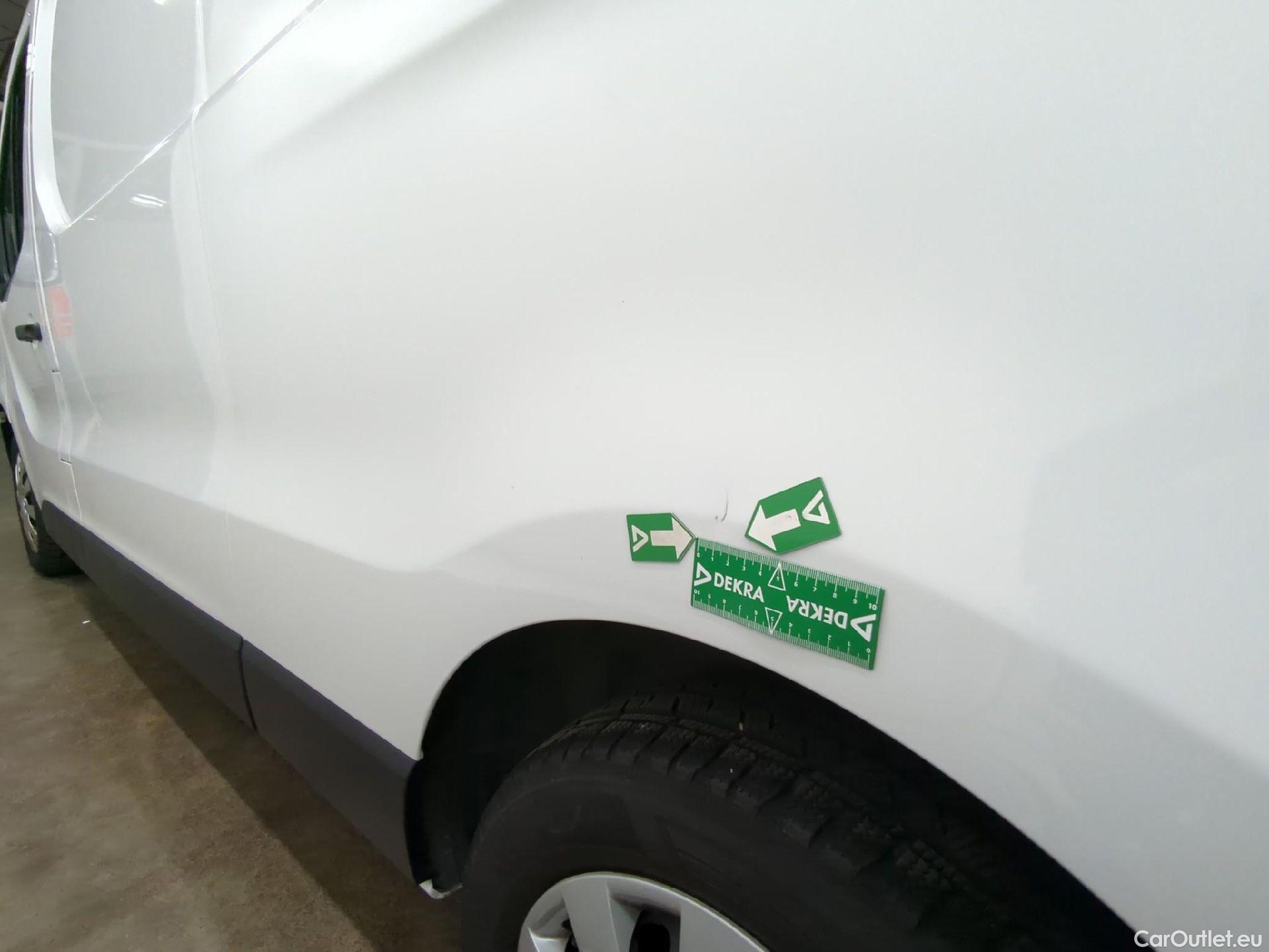  Renault  Trafic RENAULT  VU 4p Fourgon FG GCF L2H1 1300 dCi 120 #24