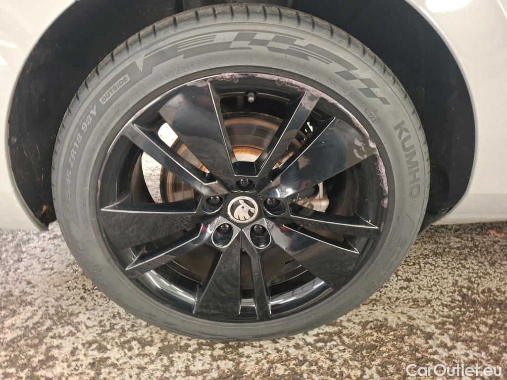  Skoda  Superb SKODA  Combi / 2019 / 5P / Break 1.4 TSI PHEV 218ch DSG6 Sportline #2