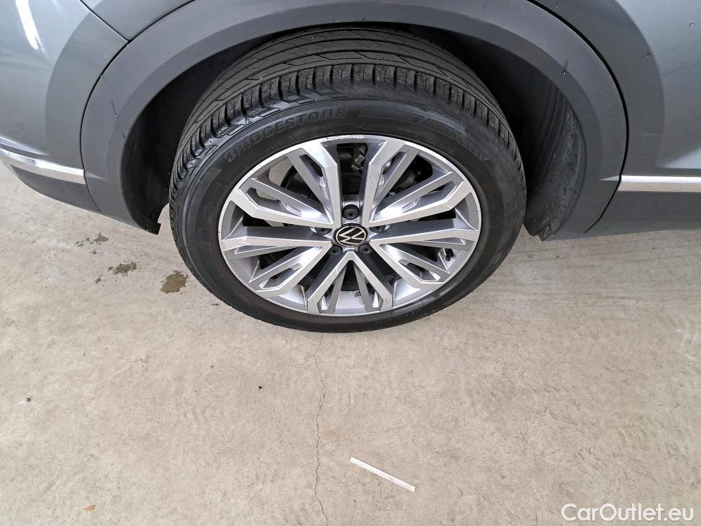  Volkswagen  T-ROC VOLKSWAGEN  / 2017 / 5P / SUV 1.5 TSI 150 EVO CARAT EXCLUSIVE DSG7 #23