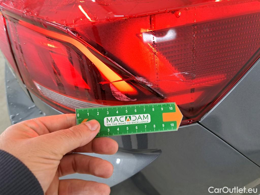  Volkswagen  T-ROC VOLKSWAGEN  / 2017 / 5P / SUV 1.5 TSI 150 EVO CARAT EXCLUSIVE DSG7 #17