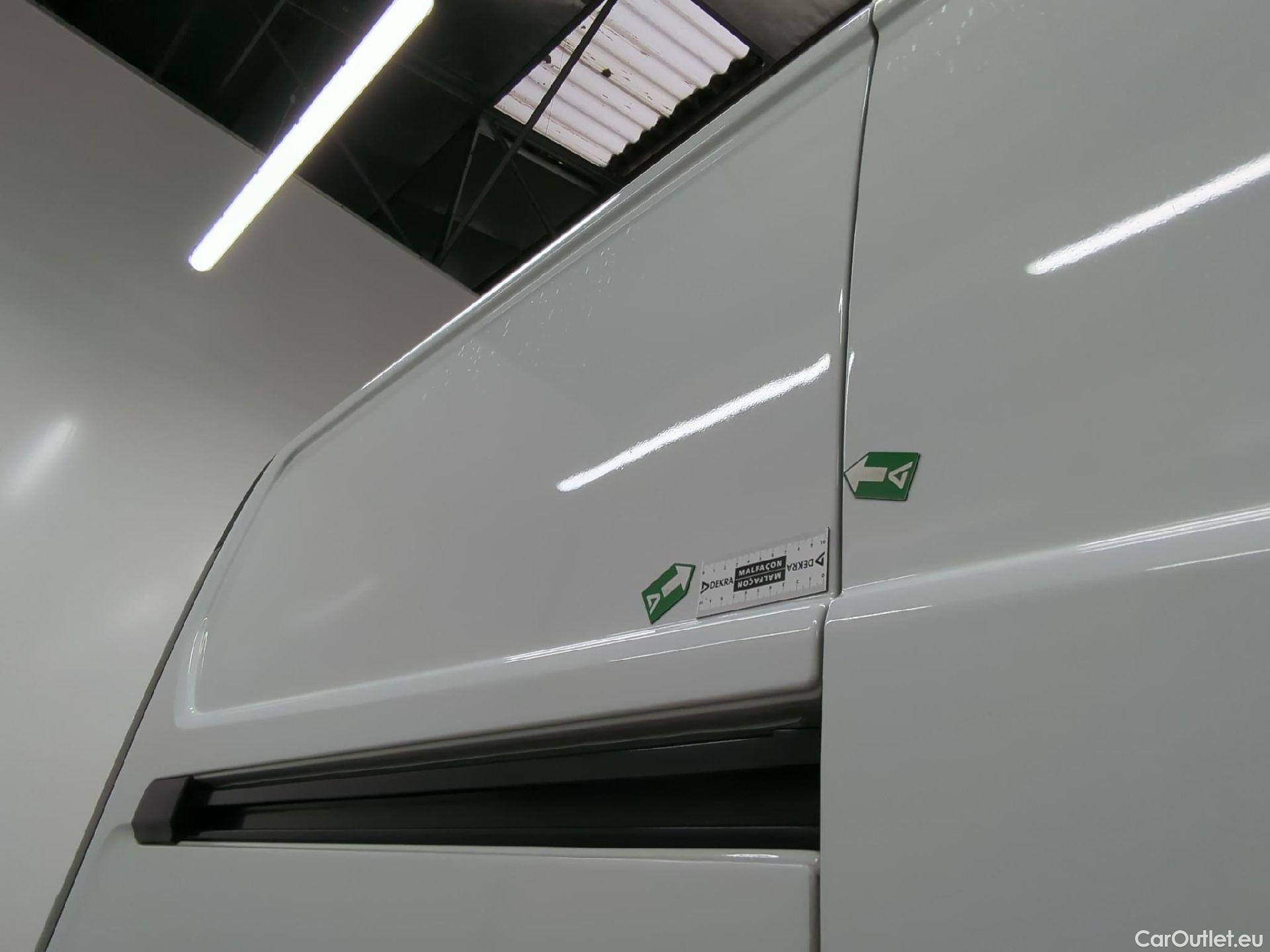  Renault  Trafic RENAULT  VU 4p Fourgon FG GCF L2H1 1300 dCi 120 #4