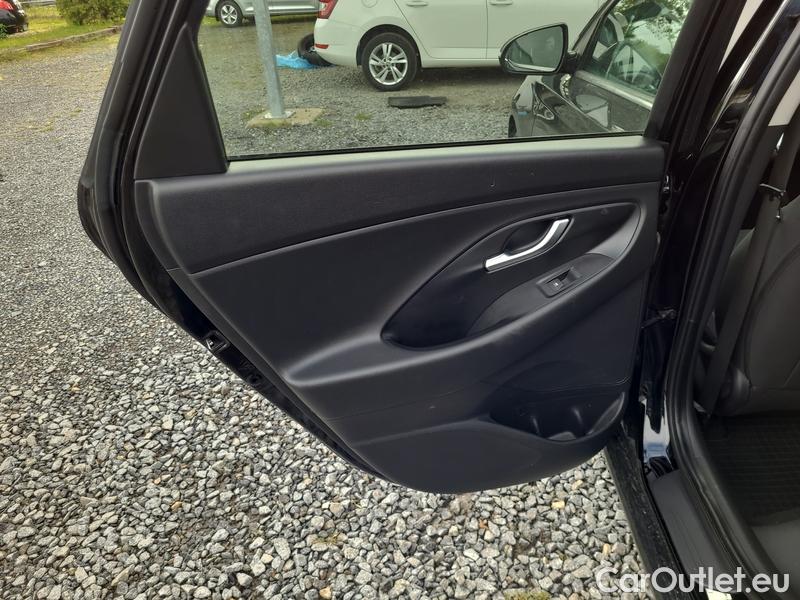  Hyundai  i30  (PD)(01.2017  ->)  kom.1.6CRDi 115 Smart #9