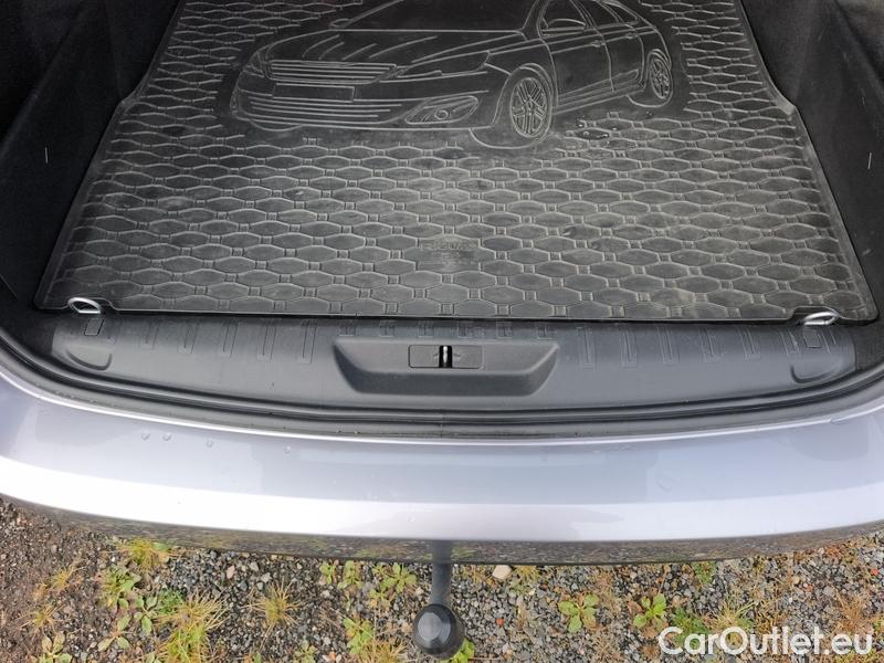  Peugeot  308 -SW  (P5) (2021)  SW 1.5BHDi 130 ACTIVE P 5d #14